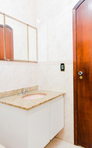 Casa à venda com 180m², 3 quartos e 2 vagasBanheiro Social