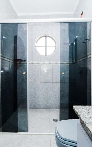 Casa à venda com 180m², 3 quartos e 2 vagasBanheiro da Suíte