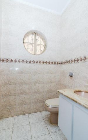 Casa à venda com 180m², 3 quartos e 2 vagasLavabo