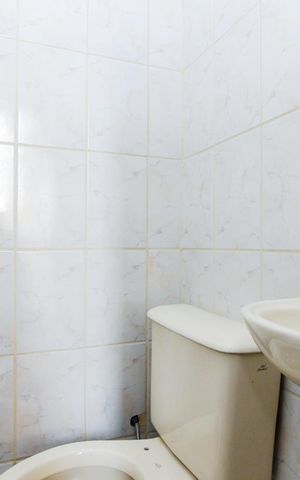 Casa à venda com 180m², 3 quartos e 2 vagasÁrea de Serviço - Banheiro de Serviço 