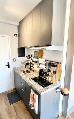 Studio à venda com 27m², 1 quarto e sem vaga Studio à venda com 27m², 1 quarto e sem vagaSala/Quarto/Cozinha