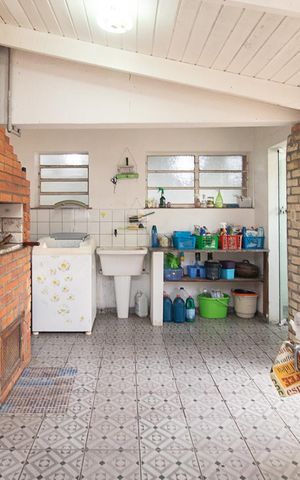 Casa à venda com 200m², 4 quartos e 2 vagasÁrea de Serviço