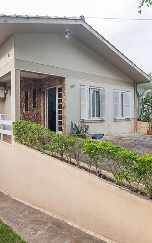 Casa à venda com 200m², 4 quartos e 2 vagasFachada