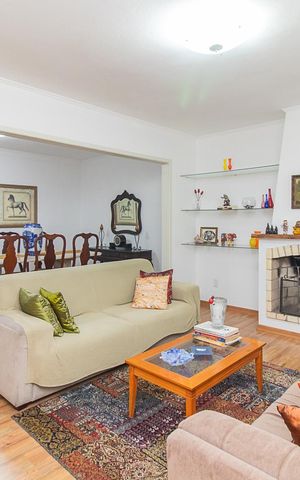 Casa à venda com 200m², 4 quartos e 2 vagasSala