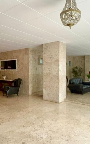 Apartamento à venda com 118m², 3 quartos e 1 vaga Apartamento à venda com 118m², 3 quartos e 1 vagaHall de entrada