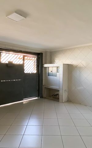 Casa à venda com 140m², 3 quartos e 2 vagasGaragem 