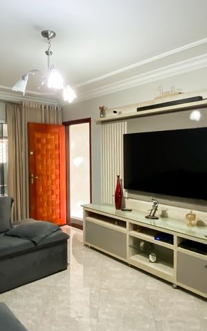 Casa à venda com 140m², 3 quartos e 2 vagasSala