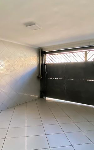Casa à venda com 140m², 3 quartos e 2 vagasGaragem 