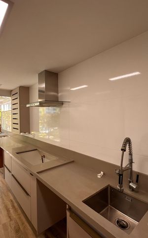 Apartamento à venda com 99m², 2 quartos e 2 vagasCozinha e Área de Serviço