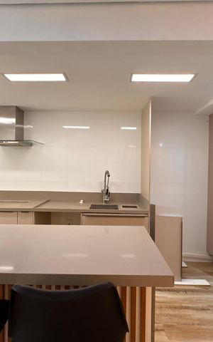 Apartamento à venda com 99m², 2 quartos e 2 vagasCozinha e Área de Serviço