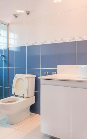 Casa à venda com 490m², 4 quartos e 6 vagasBanheiro da suíte 1