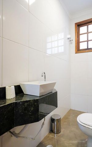 Casa à venda com 490m², 4 quartos e 6 vagasLavabo