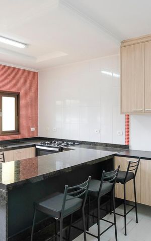Casa à venda com 490m², 4 quartos e 6 vagasCozinha