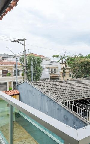 Casa à venda com 490m², 4 quartos e 6 vagasVaranda da suíte 1