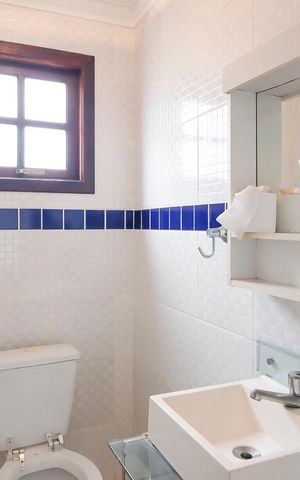 Casa à venda com 490m², 4 quartos e 6 vagasBanheiro varanda
