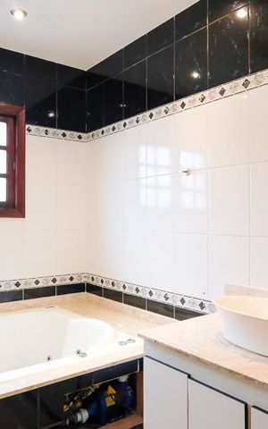 Casa à venda com 490m², 4 quartos e 6 vagasBanheiro da suíte 3