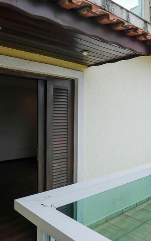 Casa à venda com 490m², 4 quartos e 6 vagasVaranda da suíte 1