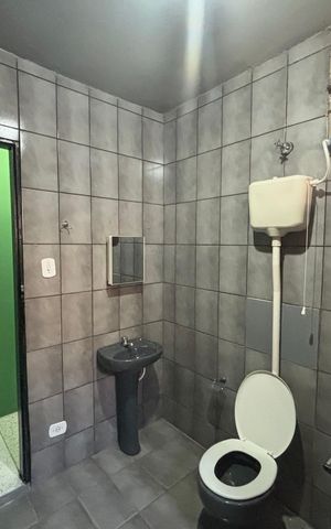 Casa para alugar com 80m², 2 quartos e 2 vagas Casa para alugar com 80m², 2 quartos e 2 vagasBanheiro