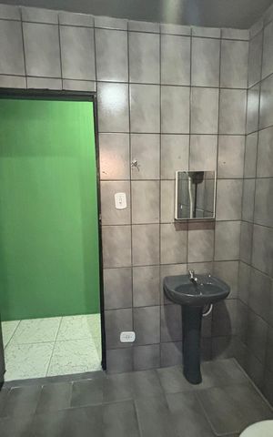 Casa para alugar com 80m², 2 quartos e 2 vagas Casa para alugar com 80m², 2 quartos e 2 vagasBanheiro