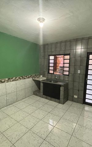 Casa para alugar com 80m², 2 quartos e 2 vagas Casa para alugar com 80m², 2 quartos e 2 vagasCozinha