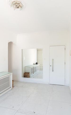 Apartamento à venda com 80m², 2 quartos e sem vagaSala