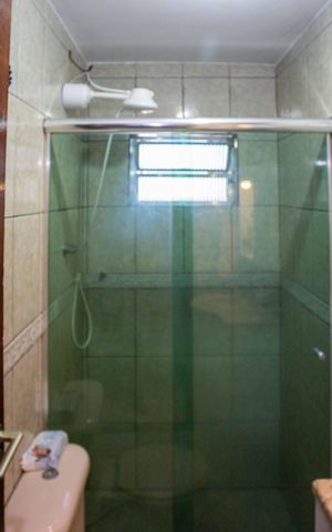 Casa à venda com 100m², 3 quartos e 2 vagasBanheiro da Suíte