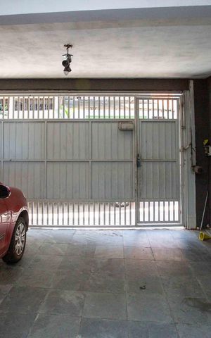 Casa à venda com 100m², 3 quartos e 2 vagasGaragem
