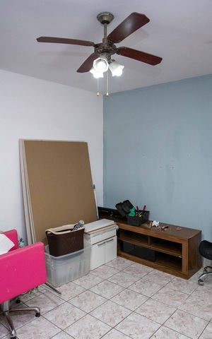 Casa à venda com 100m², 3 quartos e 2 vagasSala