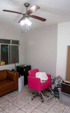 Casa à venda com 100m², 3 quartos e 2 vagasSala