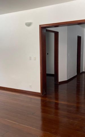 Casa de condomínio à venda com 511m², 5 quartos e 4 vagas