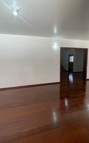 Casa de condomínio à venda com 511m², 5 quartos e 4 vagas