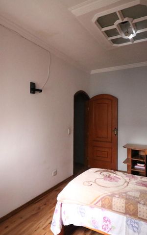 Casa à venda com 265m², 4 quartos e 2 vagas Casa à venda com 265m², 4 quartos e 2 vagasQuarto 3