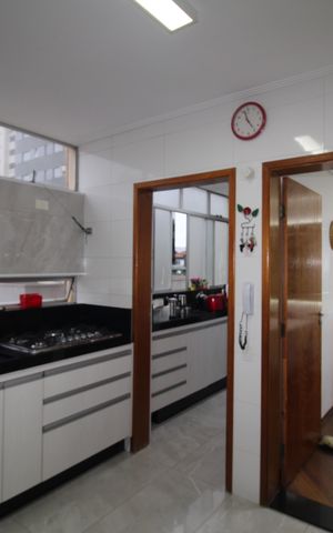 Apartamento à venda com 125m², 3 quartos e 2 vagasCozinha