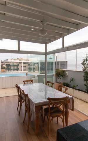 Apartamento à venda com 202m², 3 quartos e 3 vagas Apartamento à venda com 202m², 3 quartos e 3 vagasCobertura