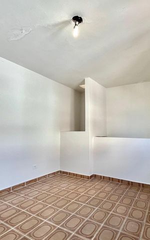 Casa à venda com 350m², 3 quartos e 2 vagas Casa à venda com 350m², 3 quartos e 2 vagasEdícula