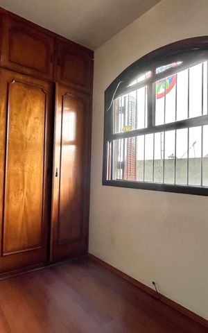Casa à venda com 350m², 3 quartos e 2 vagas Casa à venda com 350m², 3 quartos e 2 vagasQuarto 2