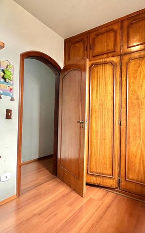 Casa à venda com 350m², 3 quartos e 2 vagas Casa à venda com 350m², 3 quartos e 2 vagasQuarto 2
