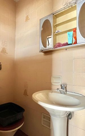 Casa à venda com 350m², 3 quartos e 2 vagas Casa à venda com 350m², 3 quartos e 2 vagasBanheiro de serviço
