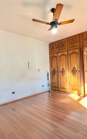 Casa à venda com 350m², 3 quartos e 2 vagas Casa à venda com 350m², 3 quartos e 2 vagasSuite