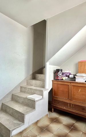 Casa à venda com 350m², 3 quartos e 2 vagas Casa à venda com 350m², 3 quartos e 2 vagasEdícula