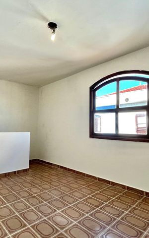 Casa à venda com 350m², 3 quartos e 2 vagas Casa à venda com 350m², 3 quartos e 2 vagasEdícula