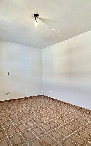 Casa à venda com 350m², 3 quartos e 2 vagas Casa à venda com 350m², 3 quartos e 2 vagasEdícula