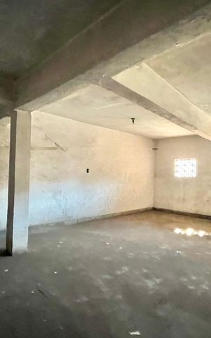 Casa à venda com 350m², 3 quartos e 2 vagas Casa à venda com 350m², 3 quartos e 2 vagasPorão