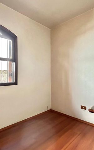 Casa à venda com 350m², 3 quartos e 2 vagas Casa à venda com 350m², 3 quartos e 2 vagasQuarto 2
