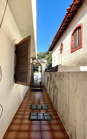 Casa à venda com 350m², 3 quartos e 2 vagas Casa à venda com 350m², 3 quartos e 2 vagasÁrea externa