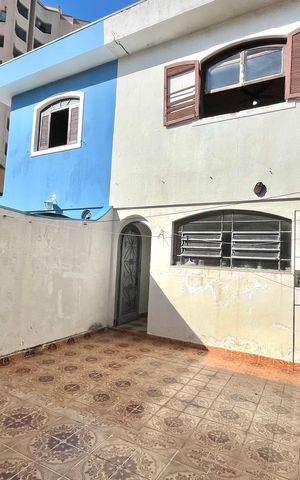 Casa à venda com 350m², 3 quartos e 2 vagas Casa à venda com 350m², 3 quartos e 2 vagasQuintal