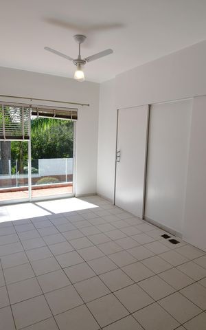 Casa de condomínio à venda com 62m², 1 quarto e 2 vagasSala
