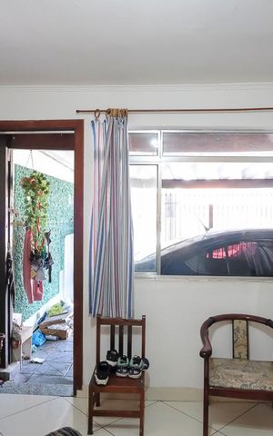 Casa à venda com 270m², 4 quartos e 2 vagasSala