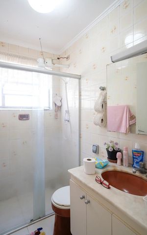 Casa à venda com 270m², 4 quartos e 2 vagasBanheiro