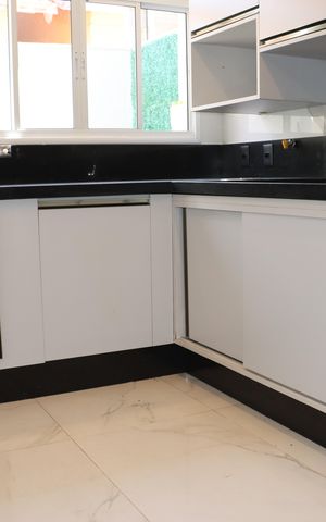 Casa de condomínio para alugar com 140m², 4 quartos e 3 vagasCozinha